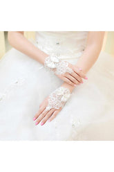 Special Lace Fingerless Wrist Length Wedding Gloves with Appliques